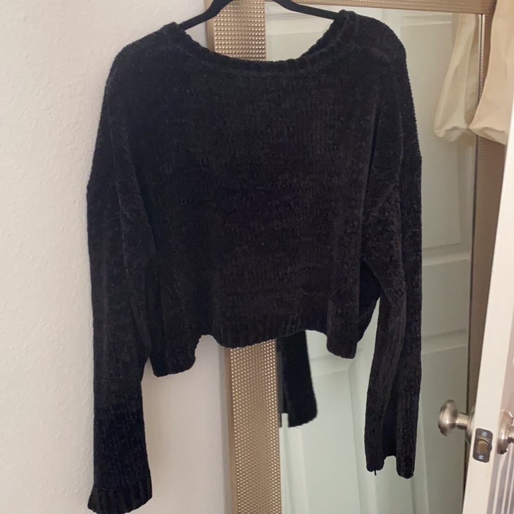 black sweater - Picture 2 of 4